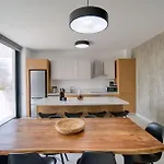 Apartment Avenue 103 3 Bed *