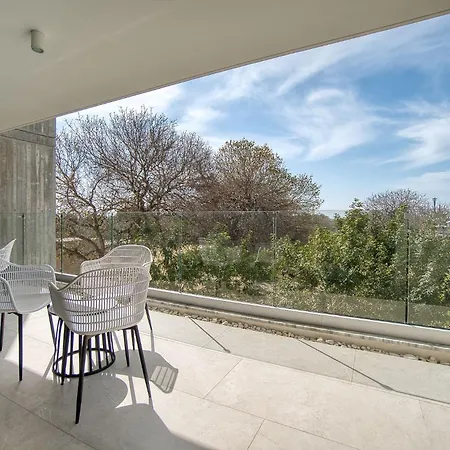 Avenue 103 3 Bed Apartamento Paphos