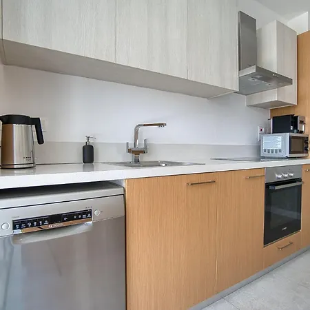 Avenue 103 3 Bed Apartamento