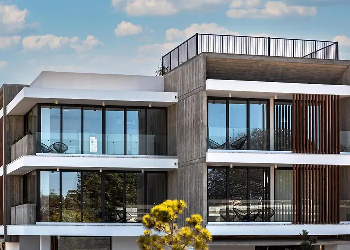 Avenue 103 3 Bed Διαμέρισμα *