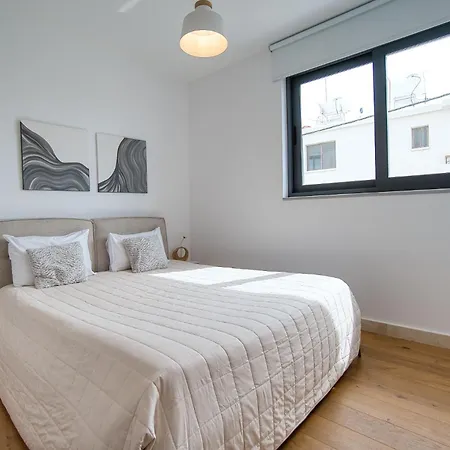 Avenue 103 3 Bed Apartament *