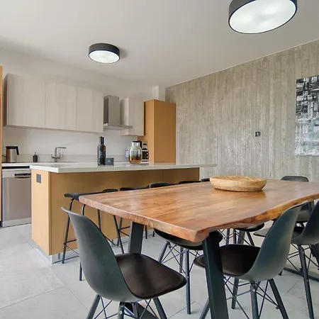 Avenue 103 3 Bed * Pafos